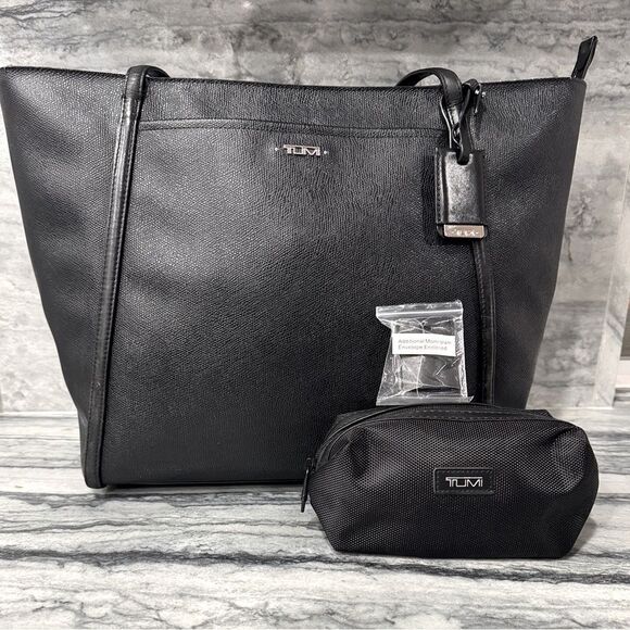 Tumi Q Sinclair Tote Black Coated Canvas Bag‎ With Navy Interior